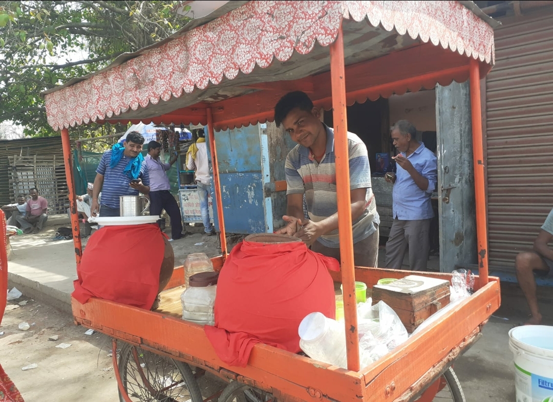 तेज गर्मी में नींबू