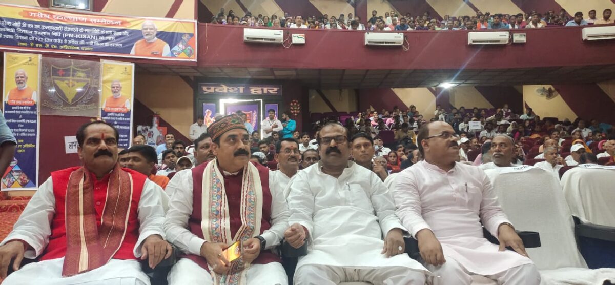 डीएमसी ऑडिटोरियम में कार्यक्रम