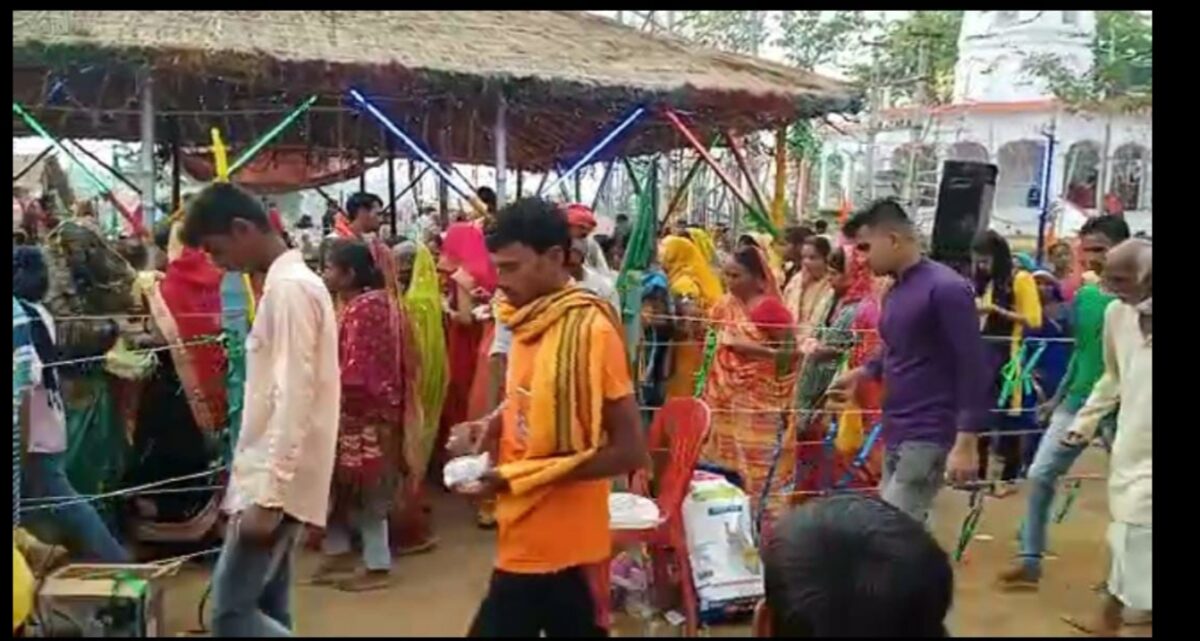 हजारों की संख्या में
