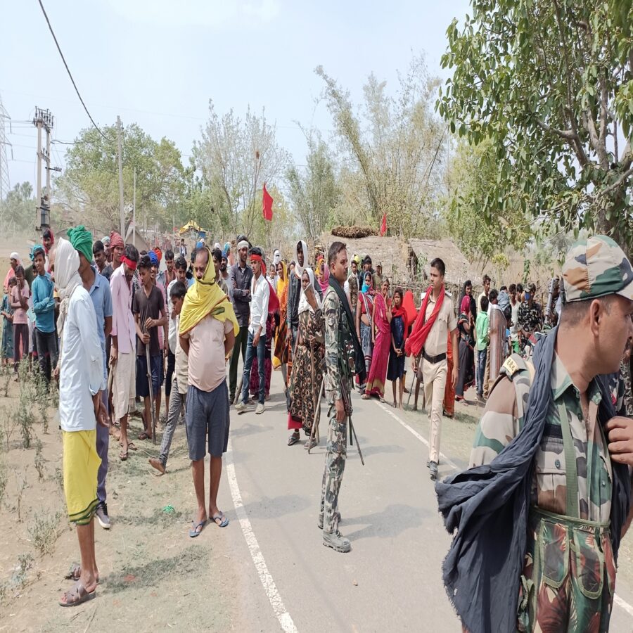ग्रामीण के विरोध झेल