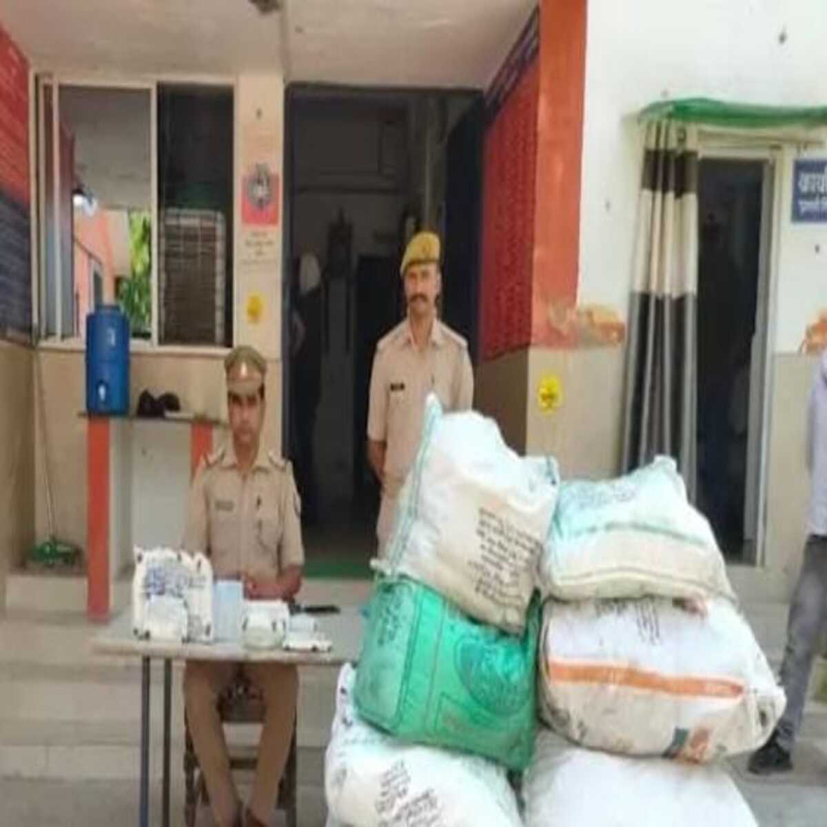 चंदौली: ब्रांडेड कंपनी के