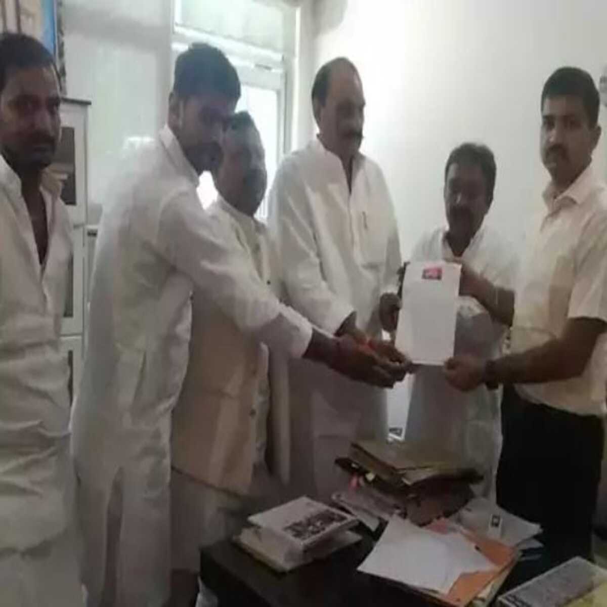 चंदौली: सपा विधायक ने