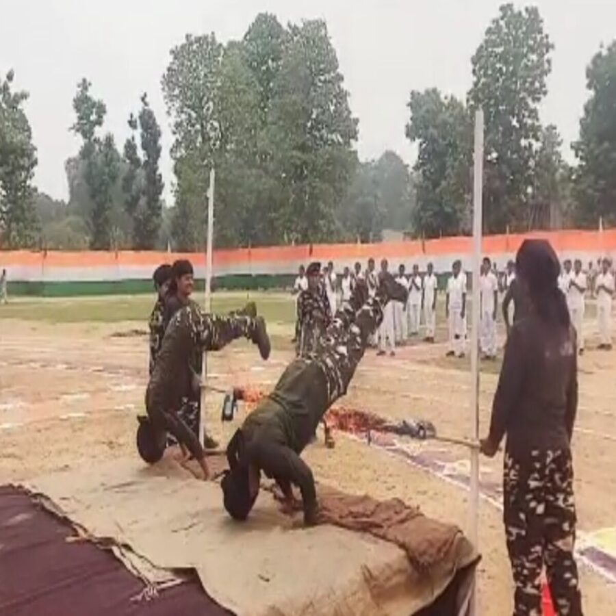 रोहतास: प्रशिक्षु महिला सिपाहियों