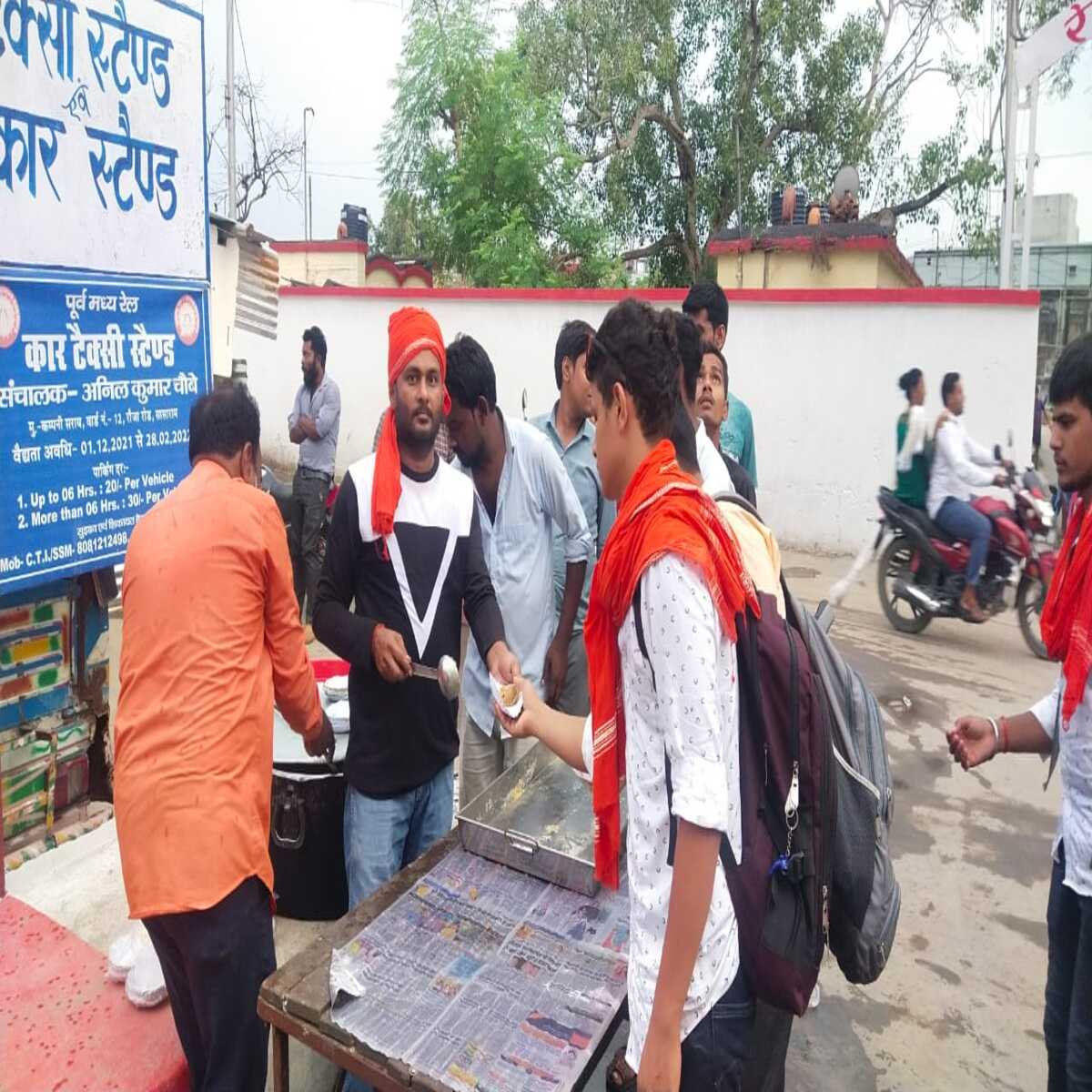 रोहतास: स्टेशन कार पार्किंग