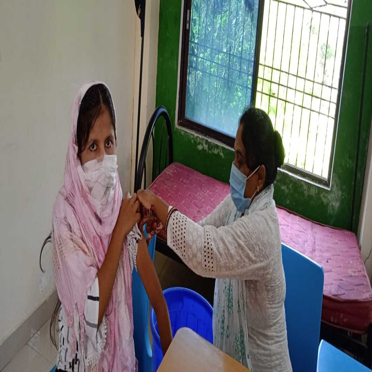लाख लक्ष्य के विरुद्ध
