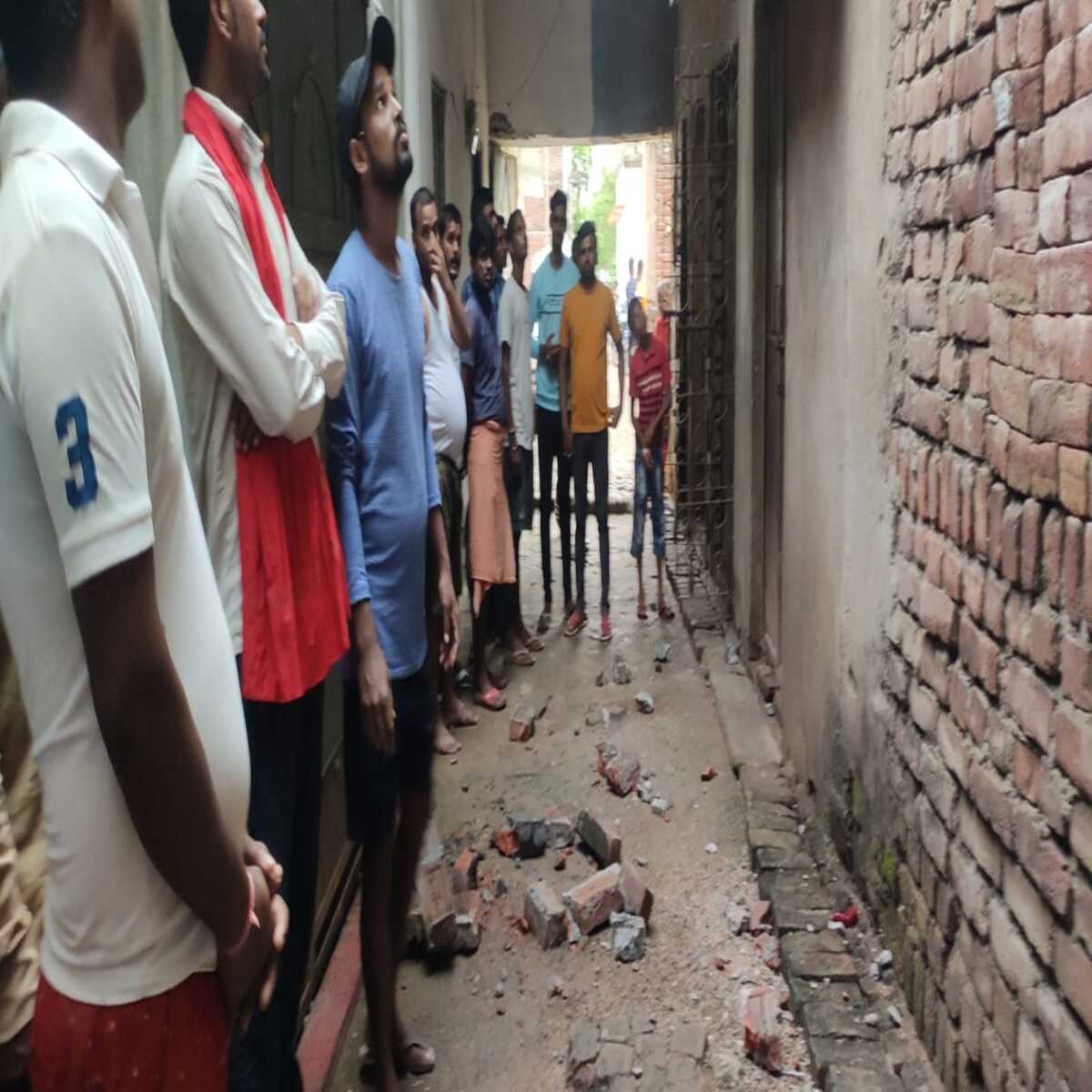 सांस्कृतिक कार्यक्रम के दौरान