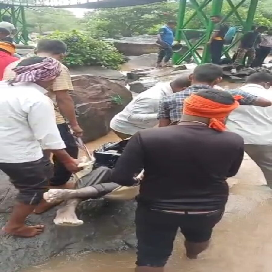 तुतला भवानी के कुंड