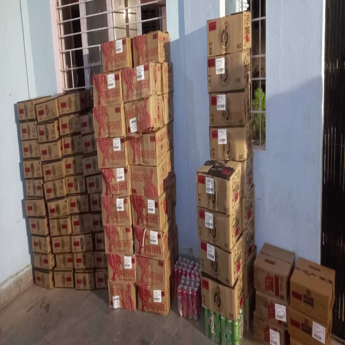 शराब के साथ दो