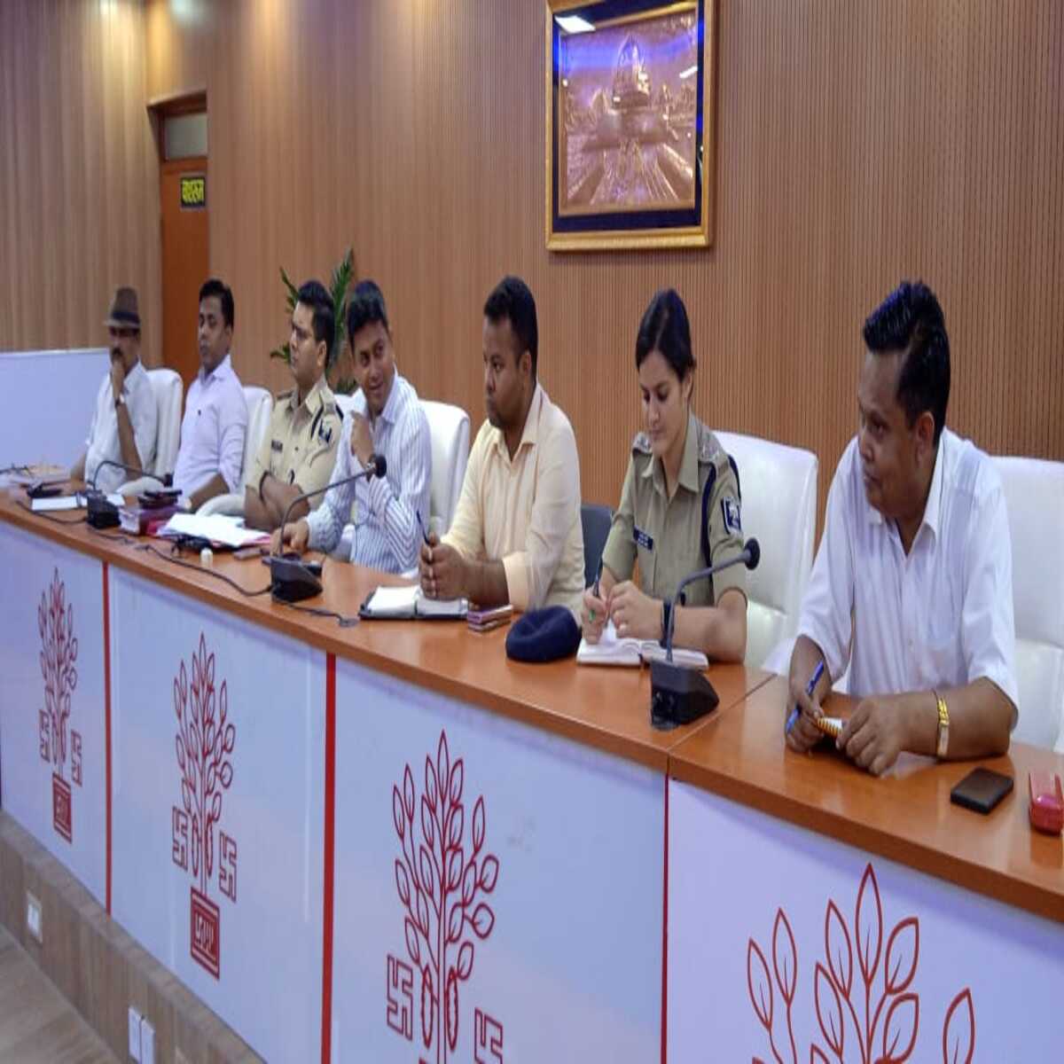 सफाई सड़क मरम्मत सहित