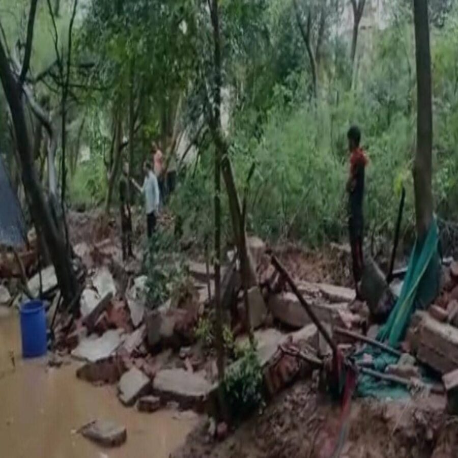 लखनऊ में दीवार गिरने