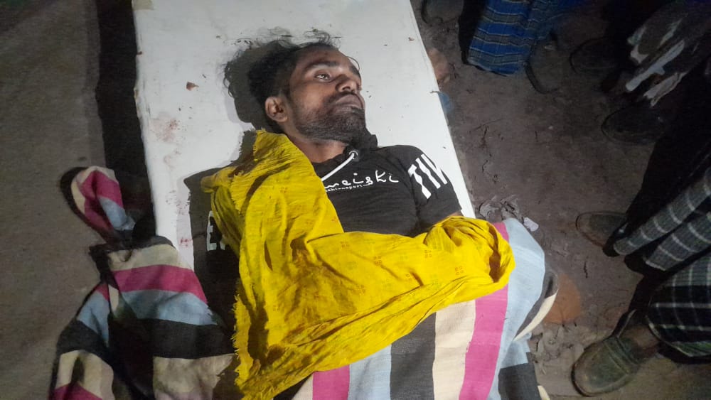 युवक को गोली मारकर
