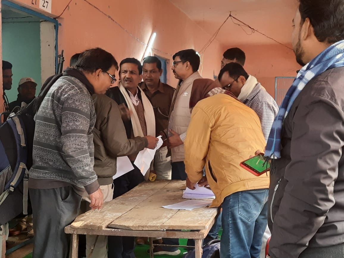 मतदान केन्द्रों के लिए