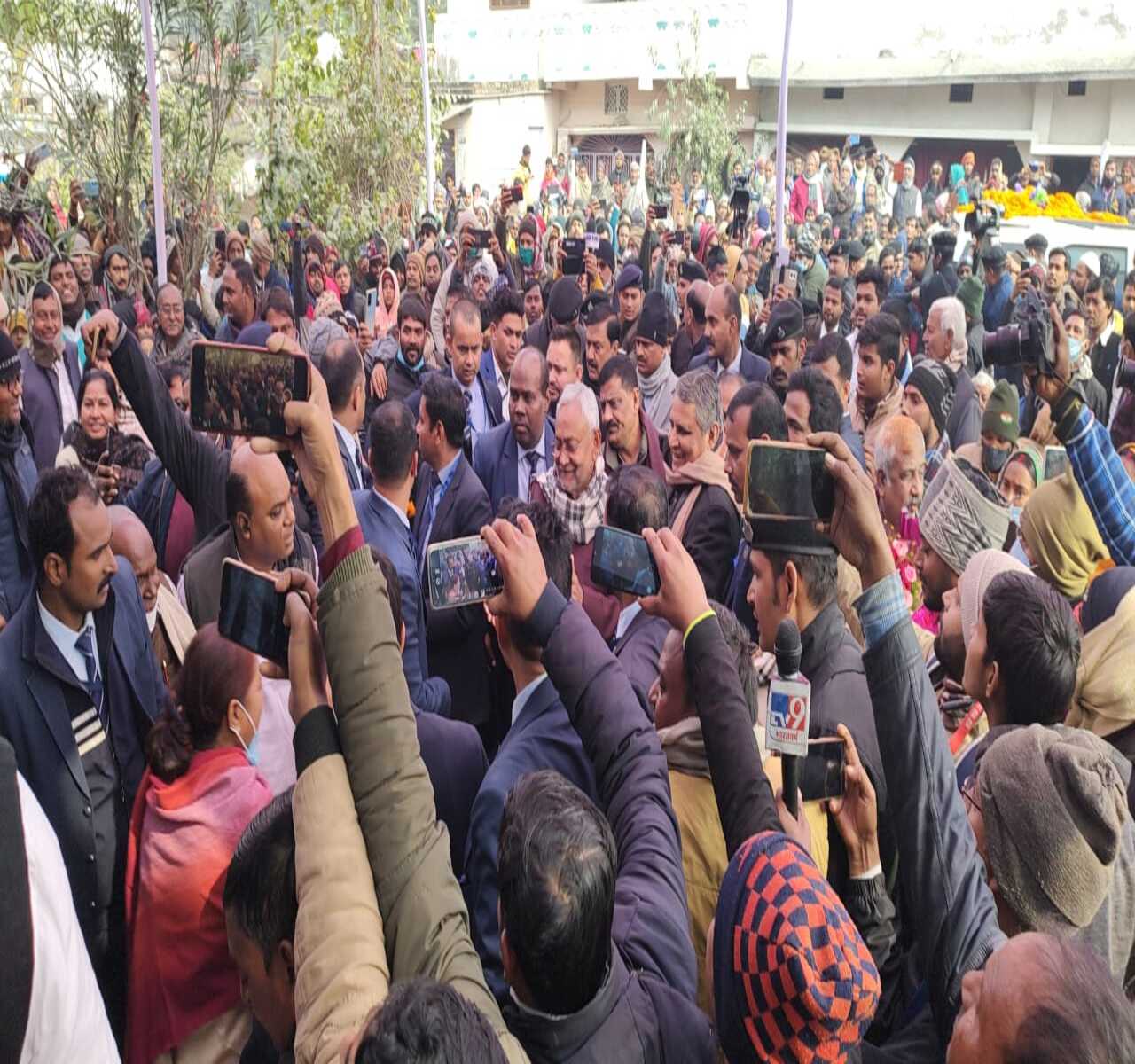 विकास की योजनाओं का