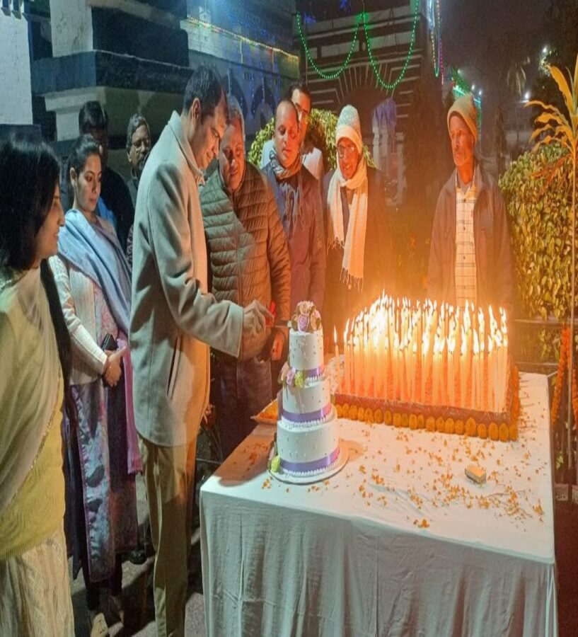 149 कैंडल जलाकर मनाया