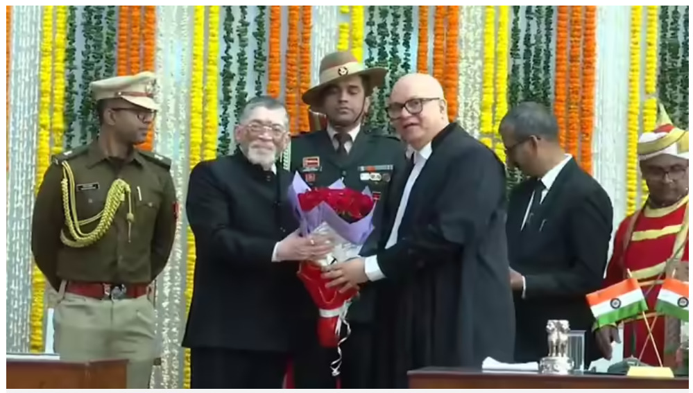 न्यायमूर्ति महेश शरदचंद्र सोनाक